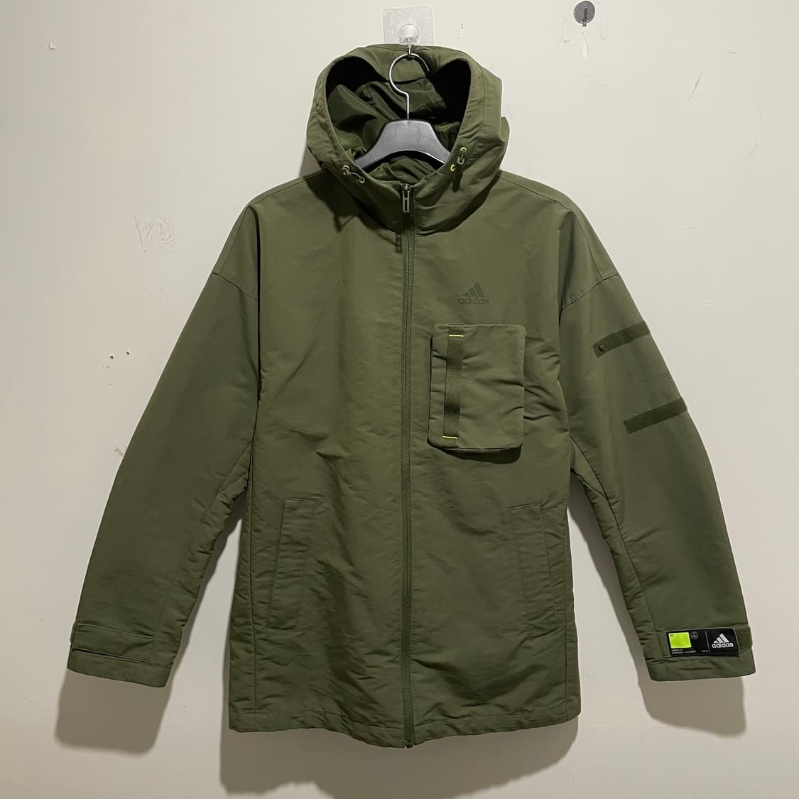 아디다스 포켓 바람막이 상품이미지1