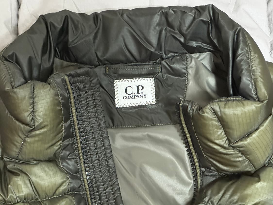 cp컴퍼니 dd쉘 패딩 S 상품이미지7