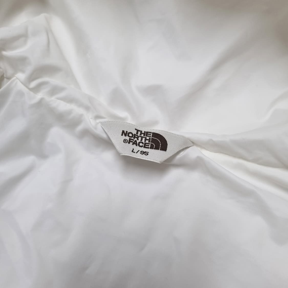 노스페이스 화이트 경량 패딩 - L     상품이미지9