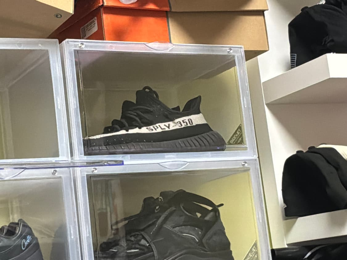 이지 350 코어 블랙 화이트 상품이미지1