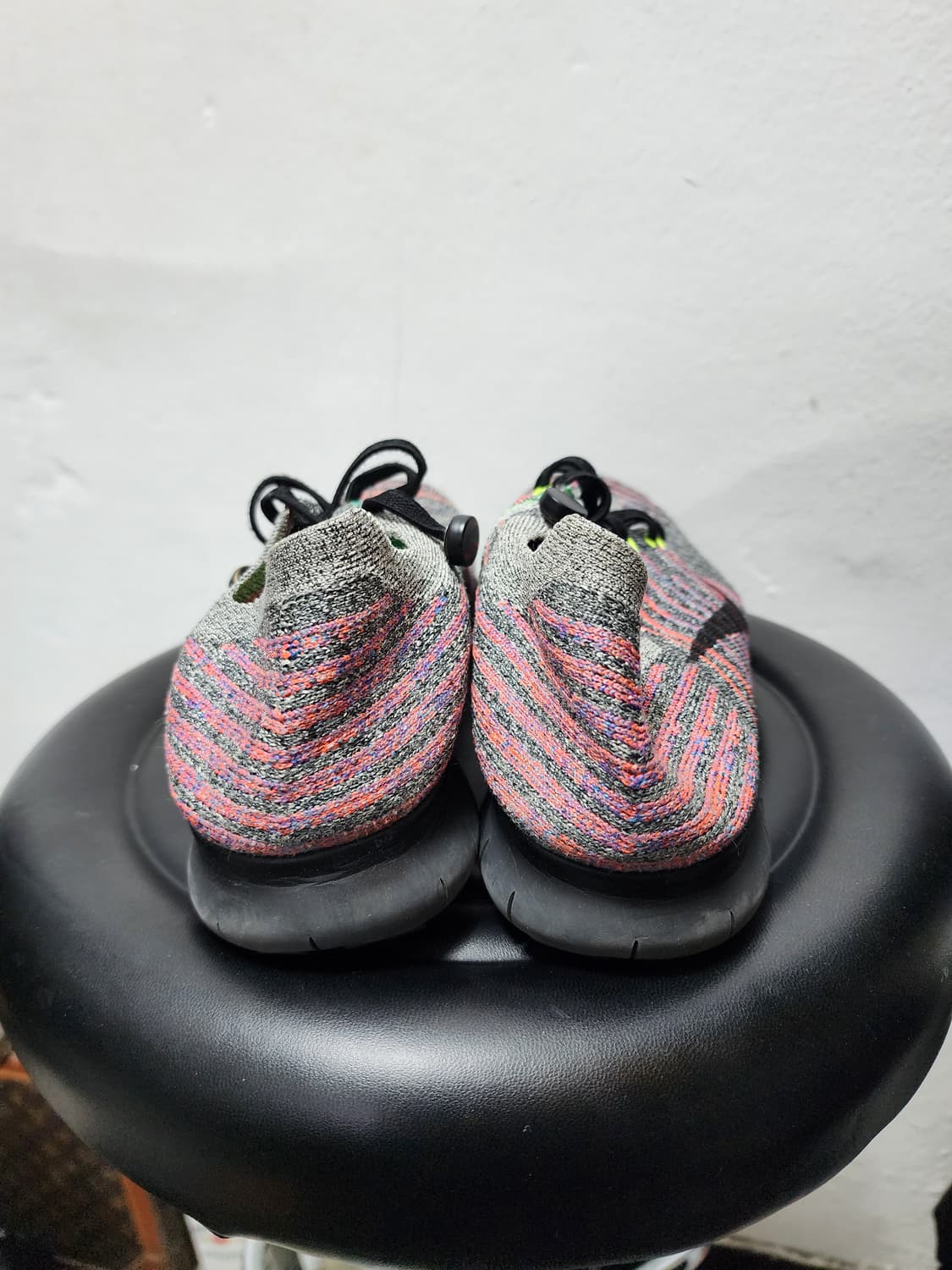 나이키 프리런 플라이니트 멀티컬러 운동화 상품이미지4