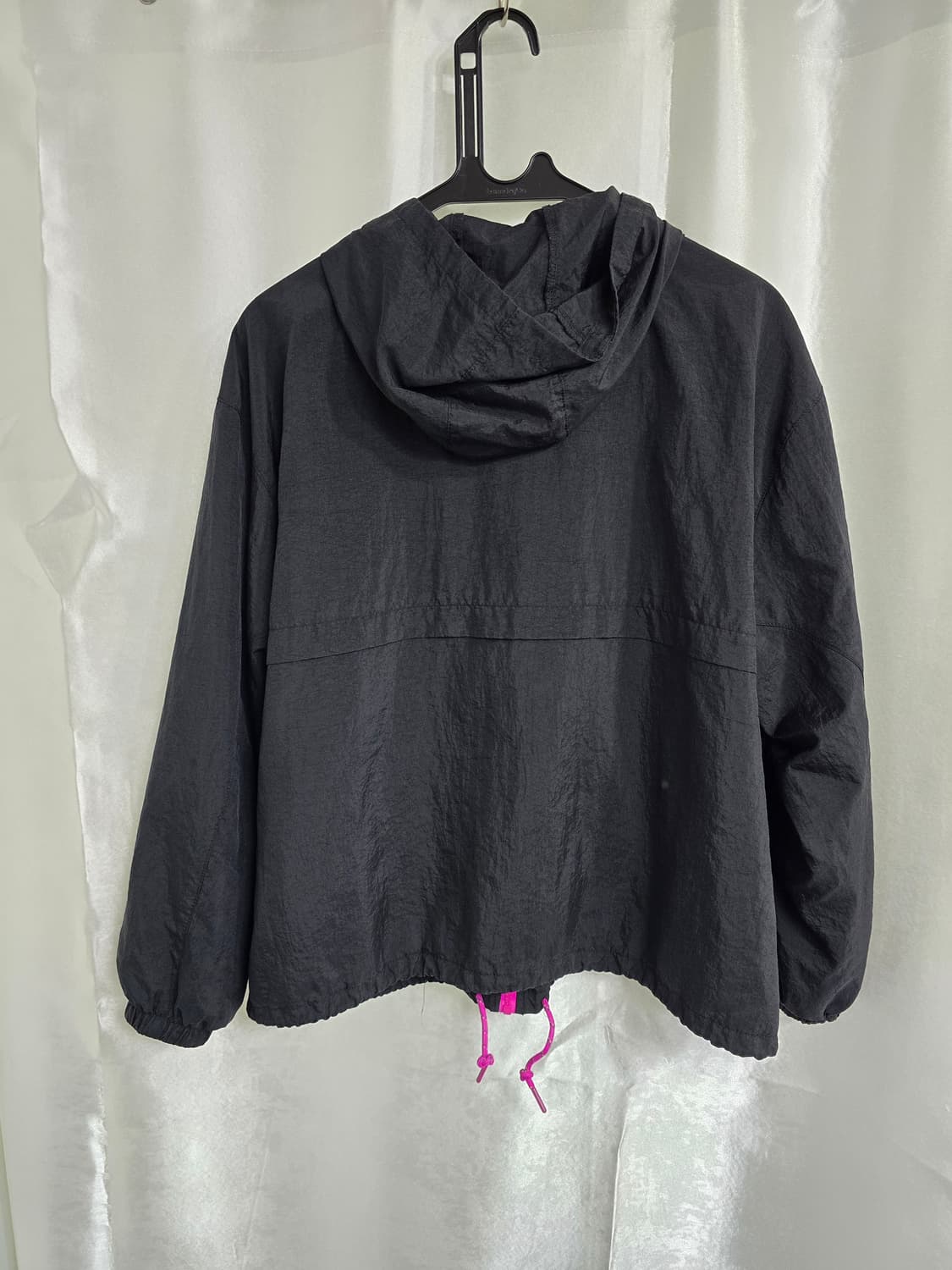 나이키 블랙 후드 바람막이 핑크 포인트 (1939) 상품이미지2