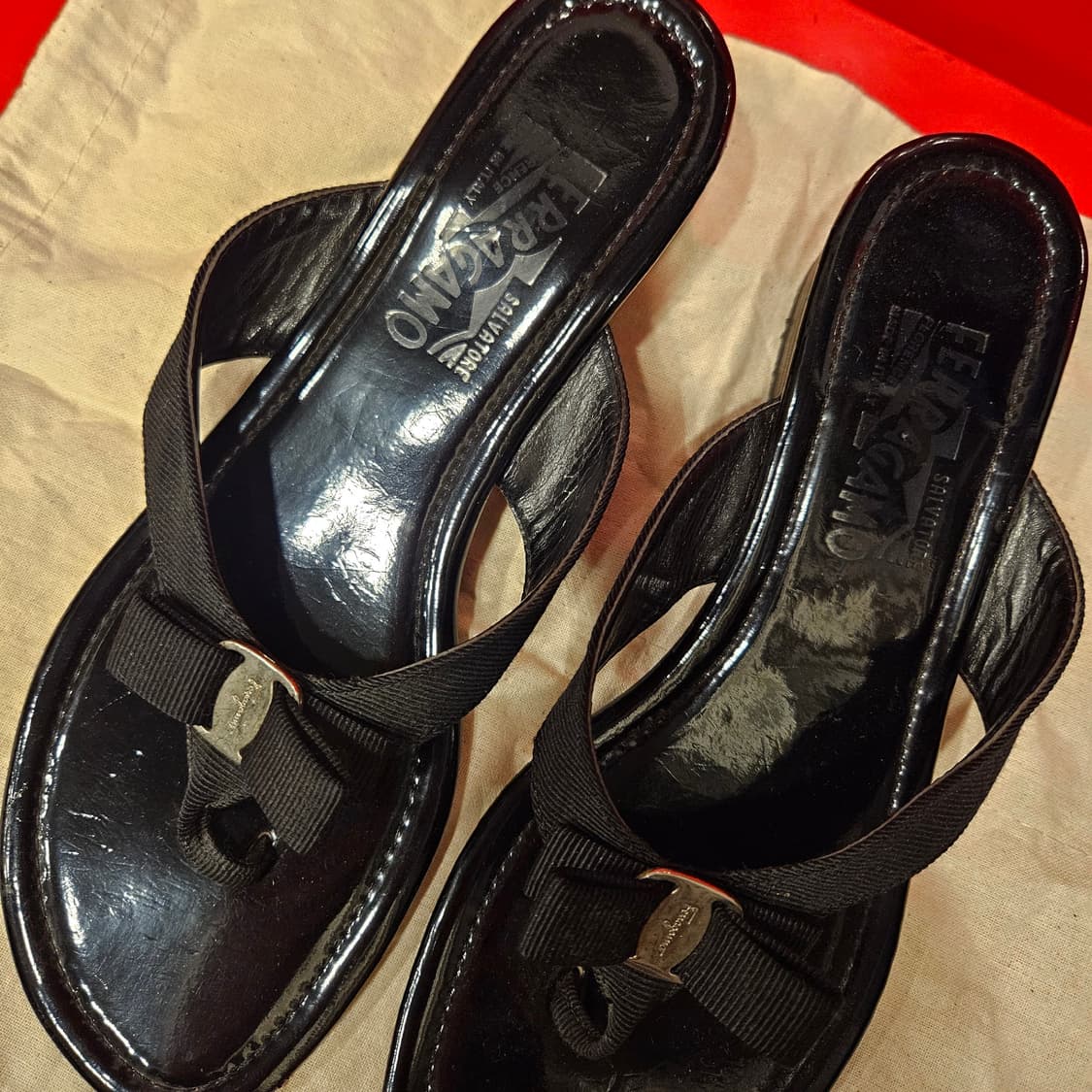 페라가모 바라 보우 블랙 쪼리 슬리퍼 235사이즈 상품이미지2