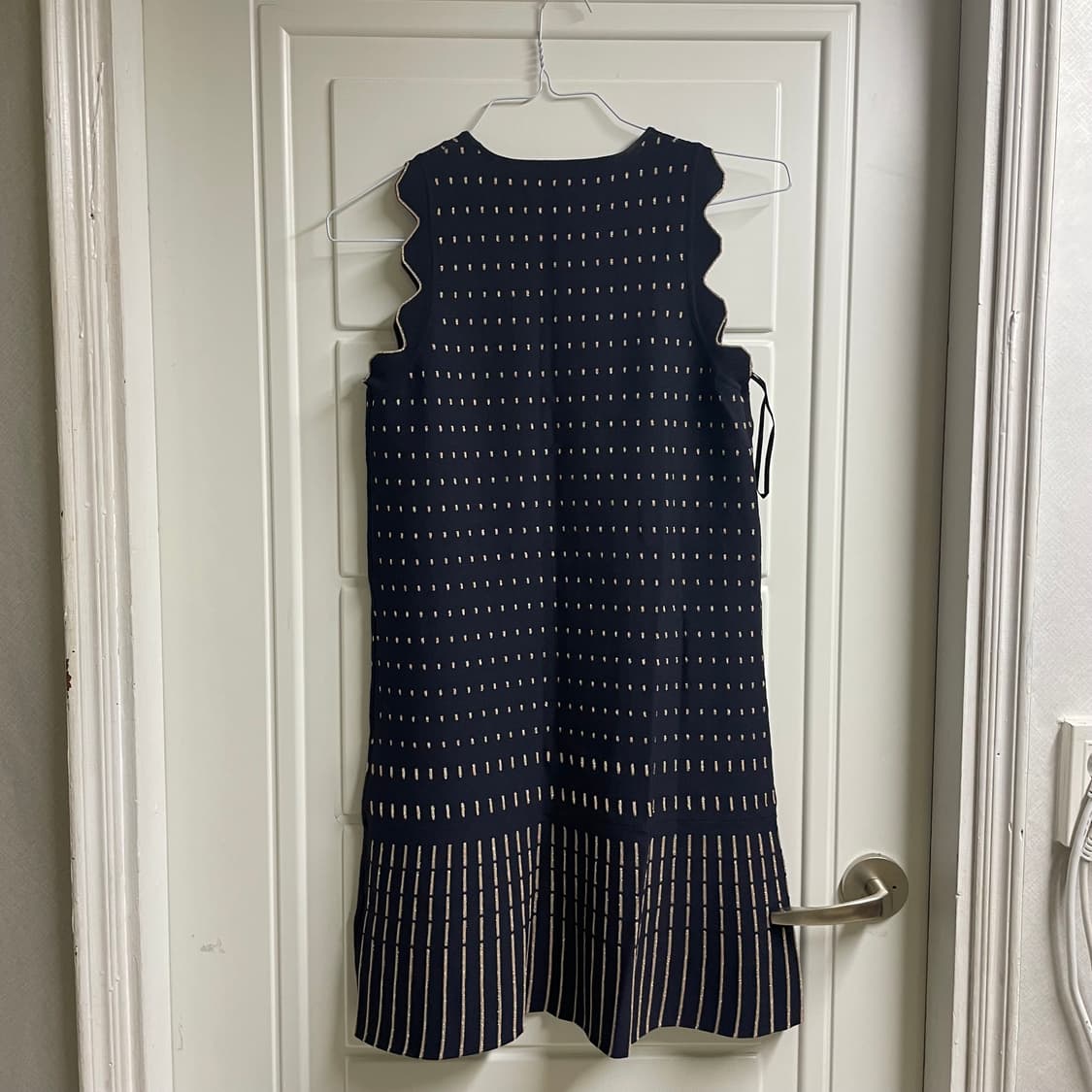 TED BAKER네이비골드 슬리브리스 원피스 상품이미지8