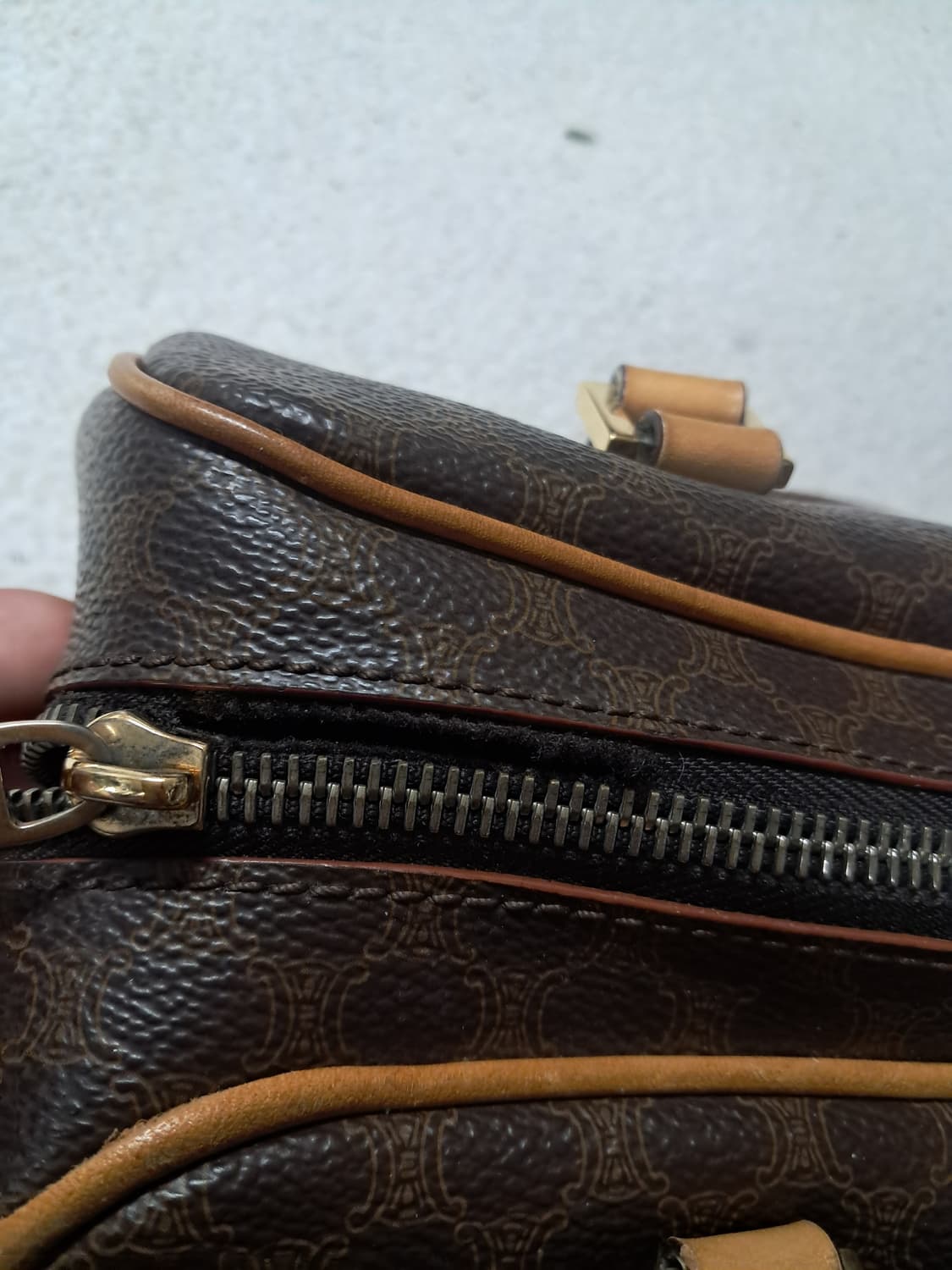 셀린느 트리오페 마카담 롤러백 상품이미지10