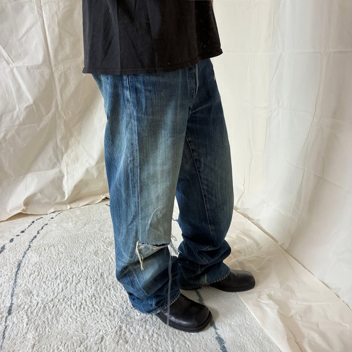Distressed Straight Leg Selvedge Jeans 상품이미지2