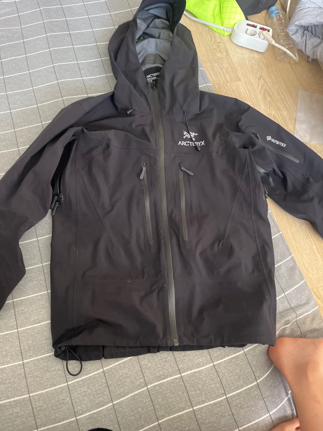 아크테릭스/알파sv/고어텍스/xs/가격제안✅ 상품이미지2