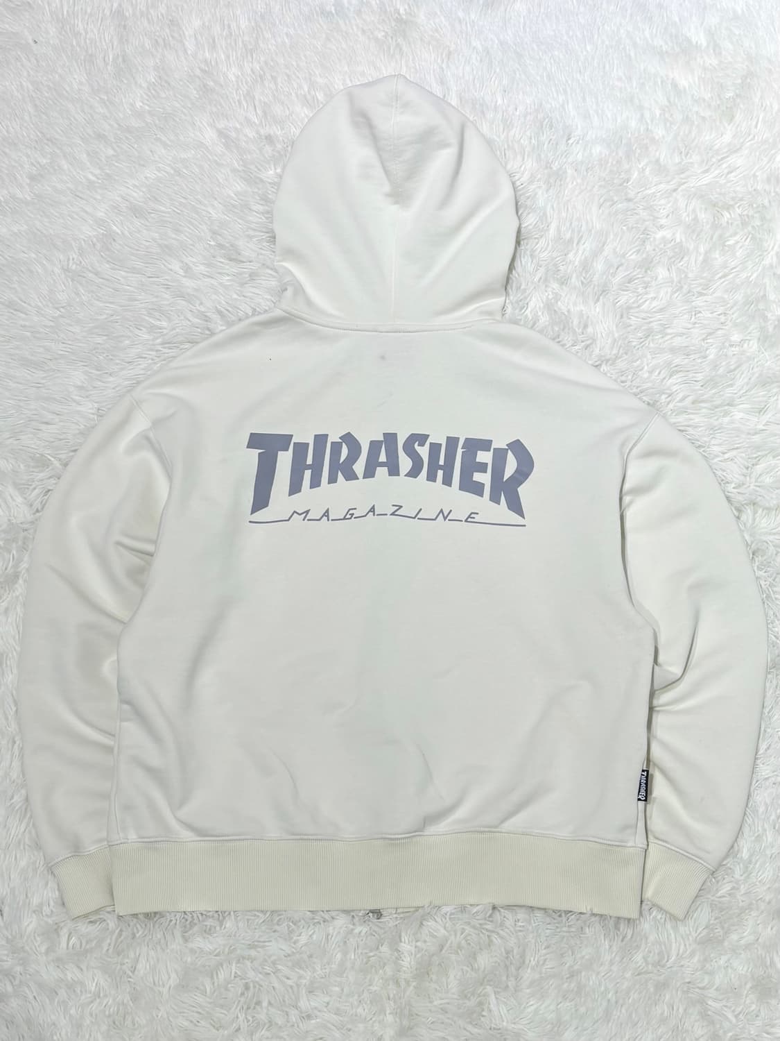 트레셔 빅로고 투웨이 크림 후드집업 상품이미지8