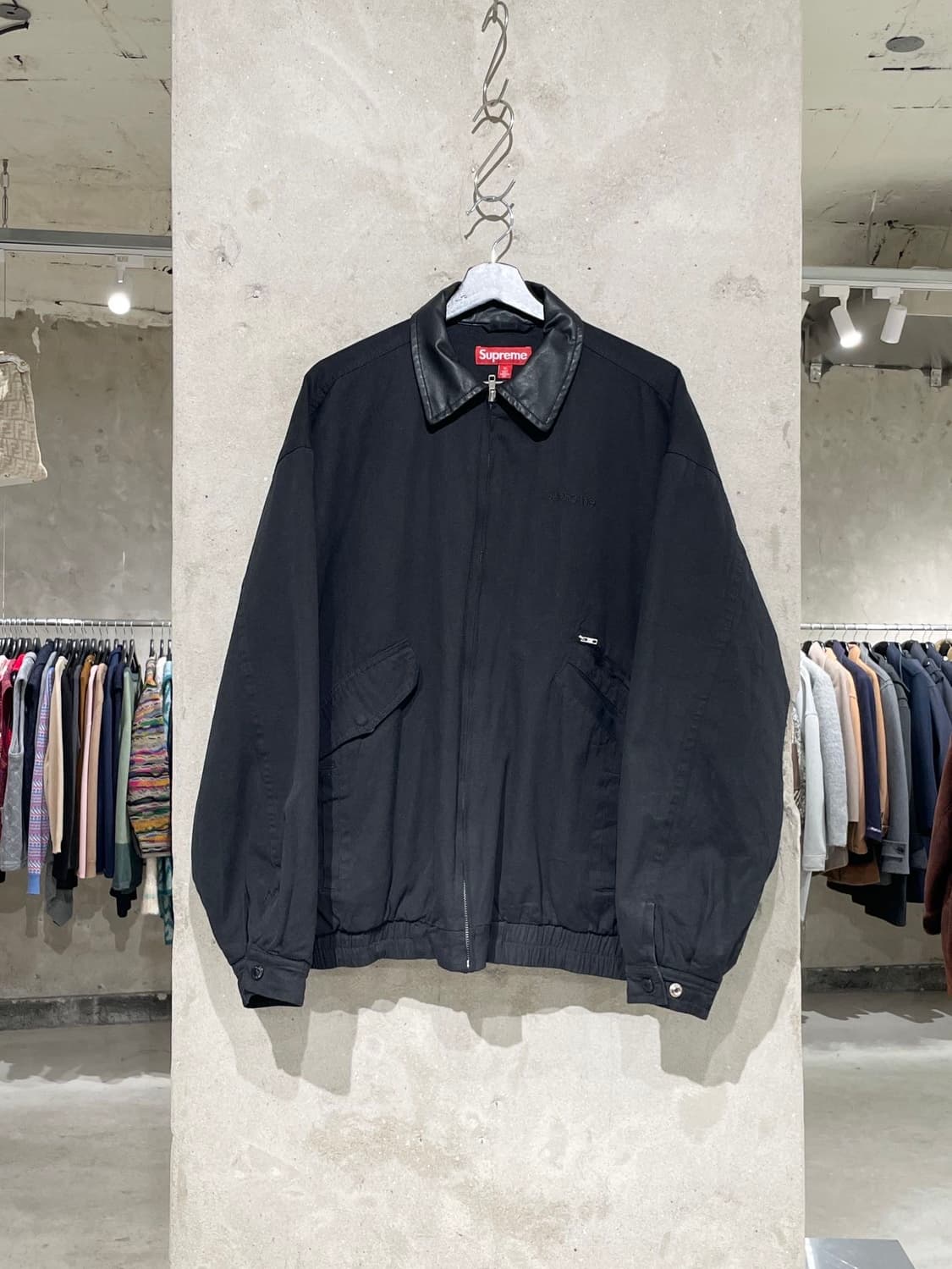 슈프림 블랙 로고 레더 카라 신슐레이트 워크 자켓 상품이미지1