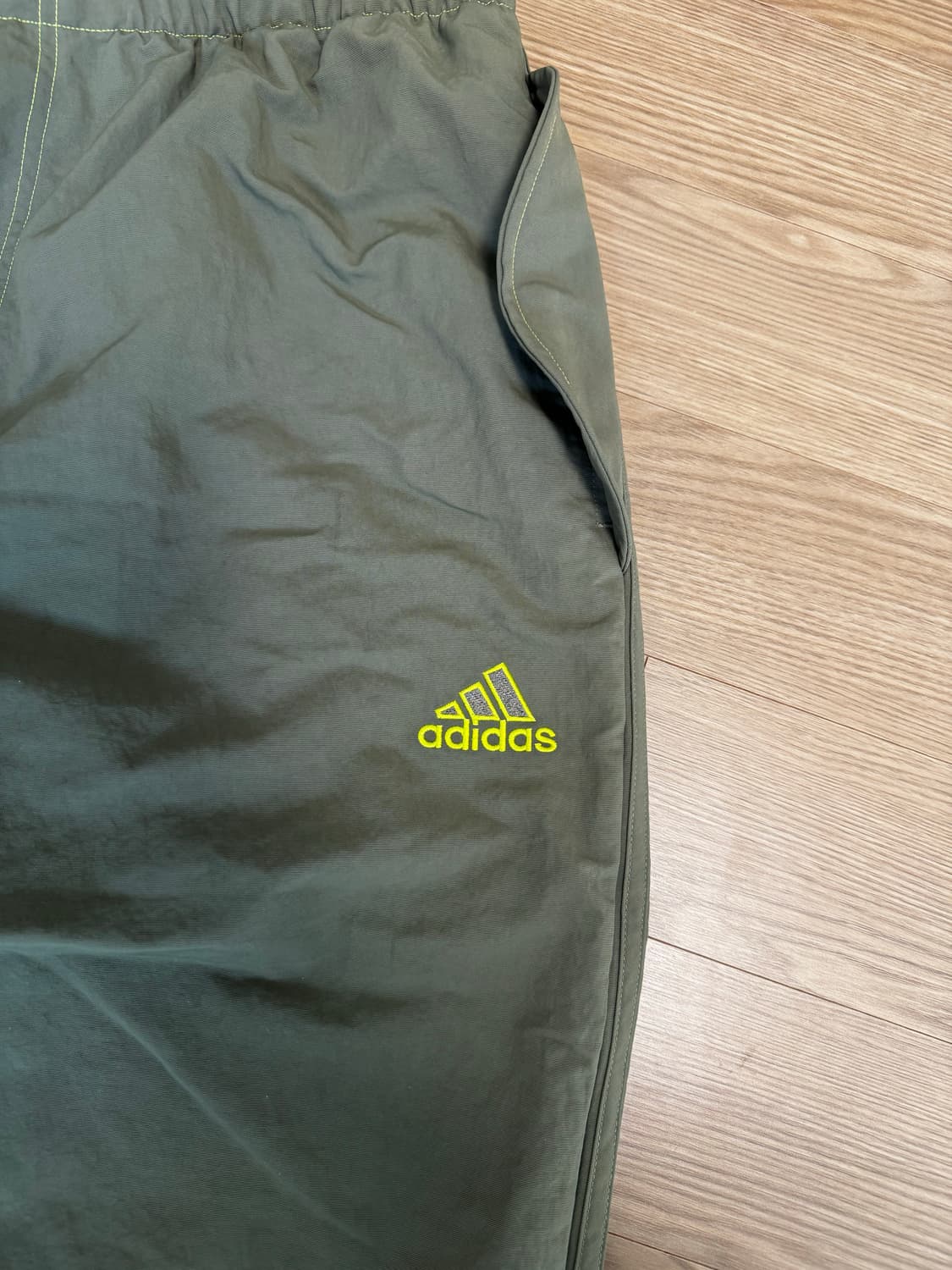 아디다스 파라슈트 트랙팬츠 카키 XL 상품이미지2
