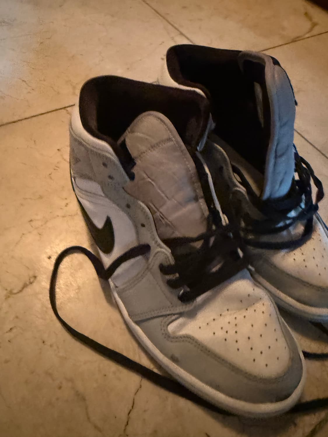 조던 1 미드 라이트 스모크 그레이 상품이미지2