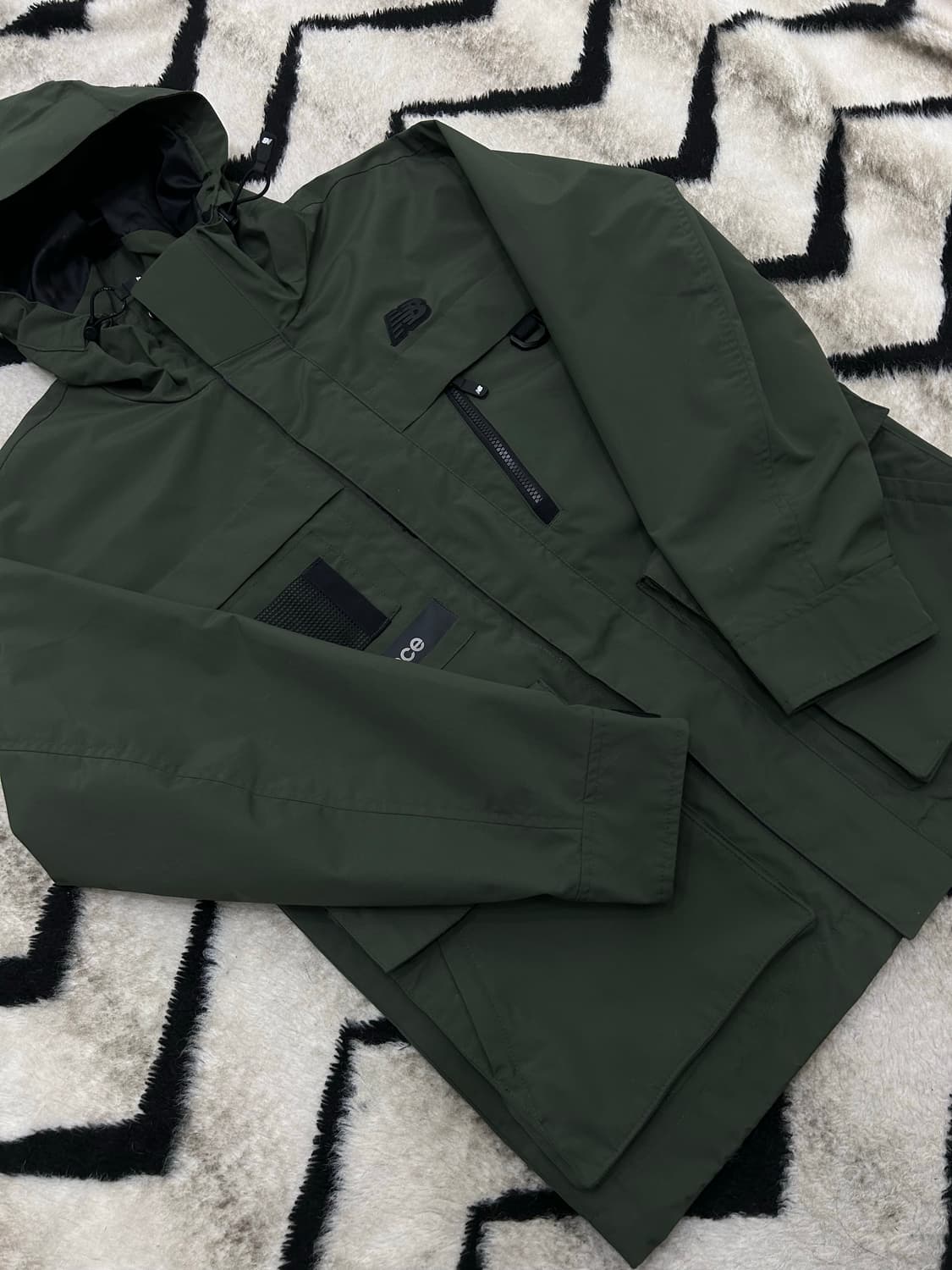 [S]뉴발란스 유틸리티 카고 후드바람막이/카키 상품이미지3