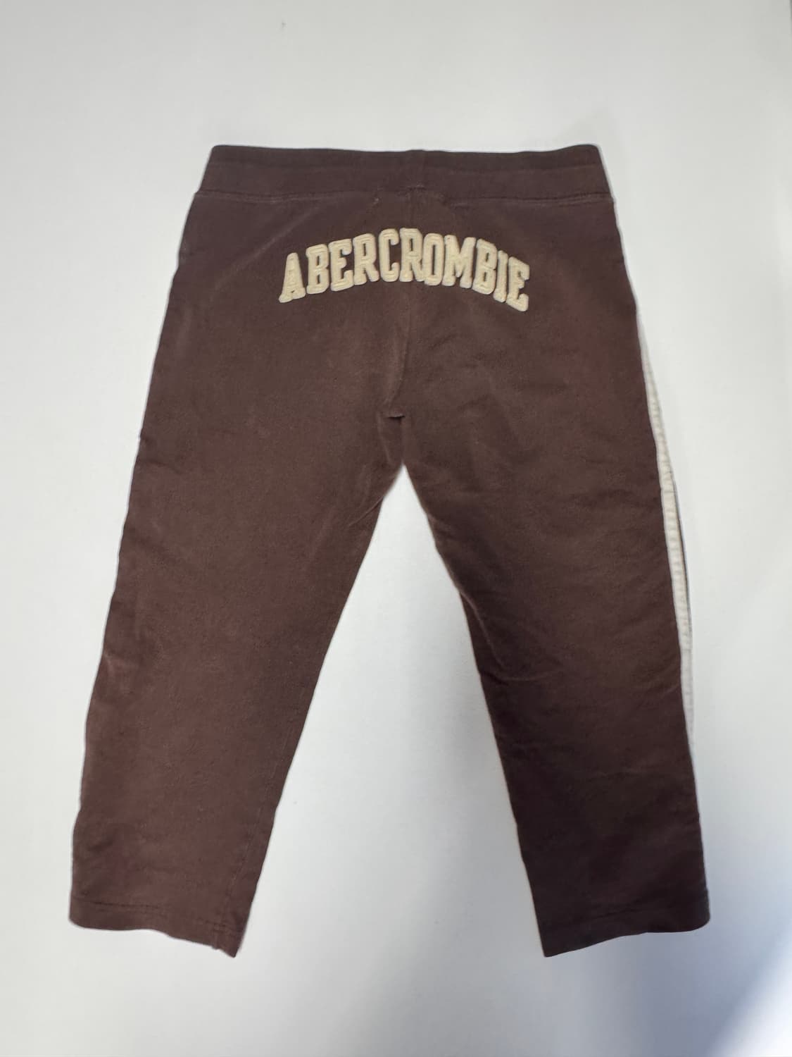 희귀!! 아베크롬비 뒷 스펠아웃 트레이닝 밴딩 트랙팬츠 코코아 상품이미지1