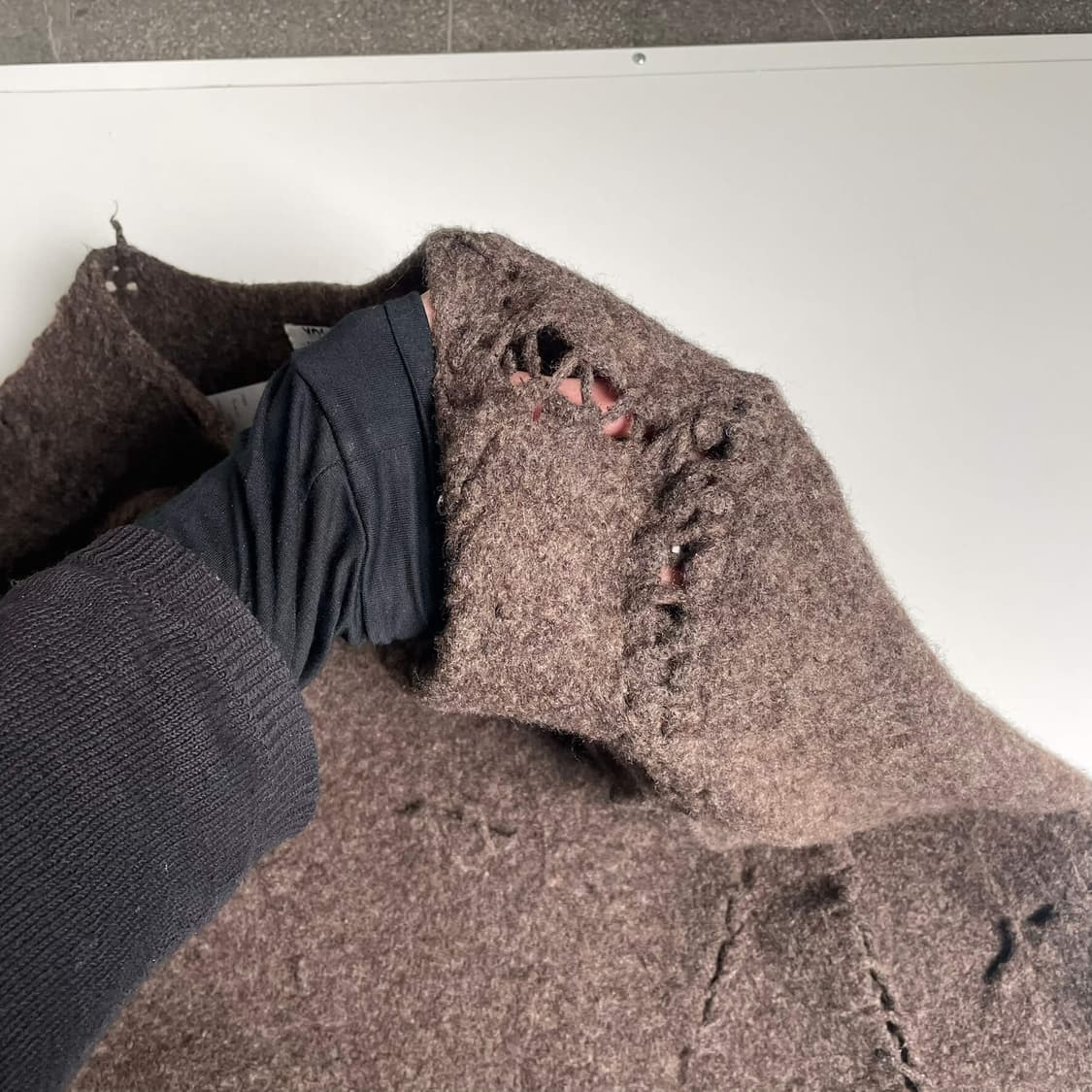 Yoshiki hishinuma 핸드메이드 울 블렌드 매듭 니트 상품이미지6