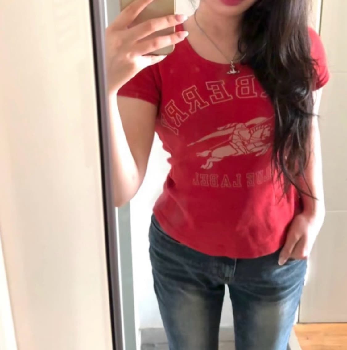버버리 블루라벨 레드 딱붙 반팔티 상품이미지4