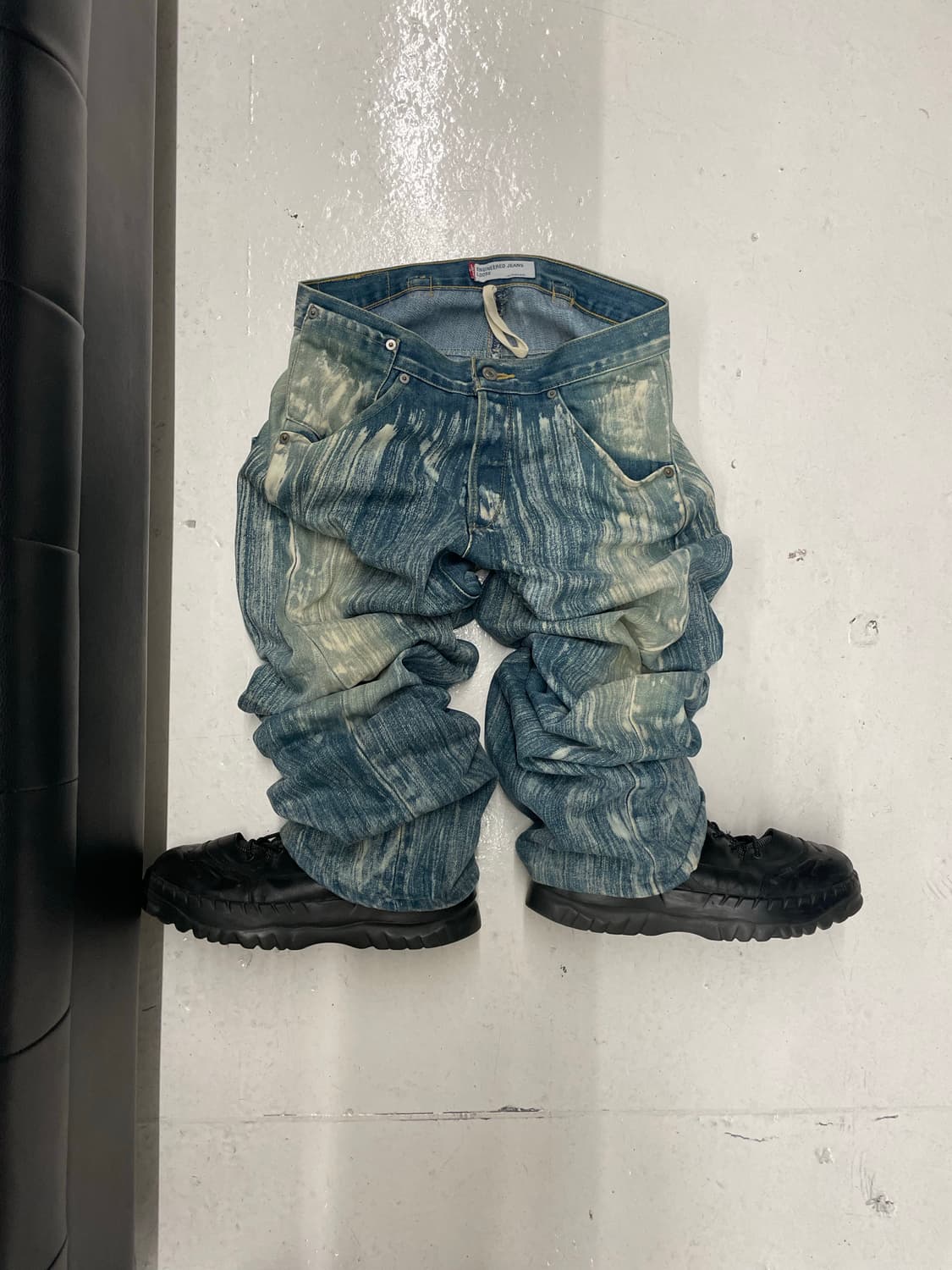 Levi’s 블리치드 워시드 엔지니어드 진 상품이미지1