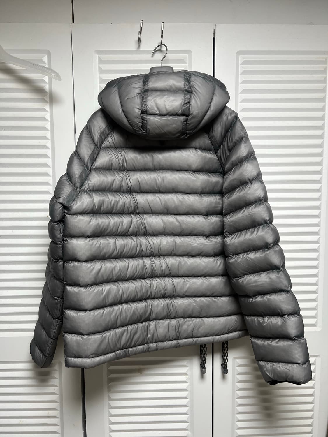 수아레 경량패딩 L 판매 상품이미지3