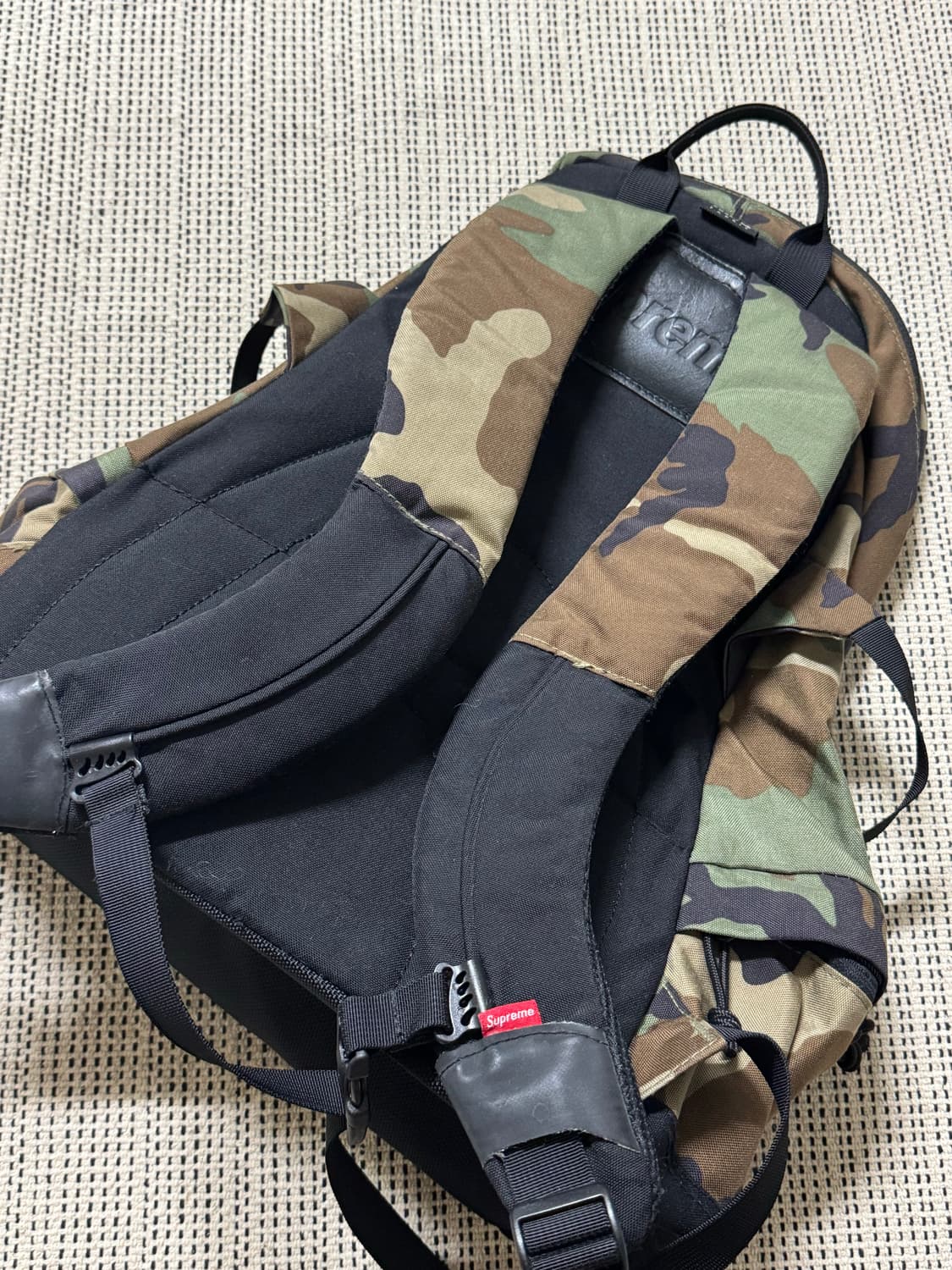 슈프림 15FW 컨투어 카모 우드랜드 백팩 상품이미지6