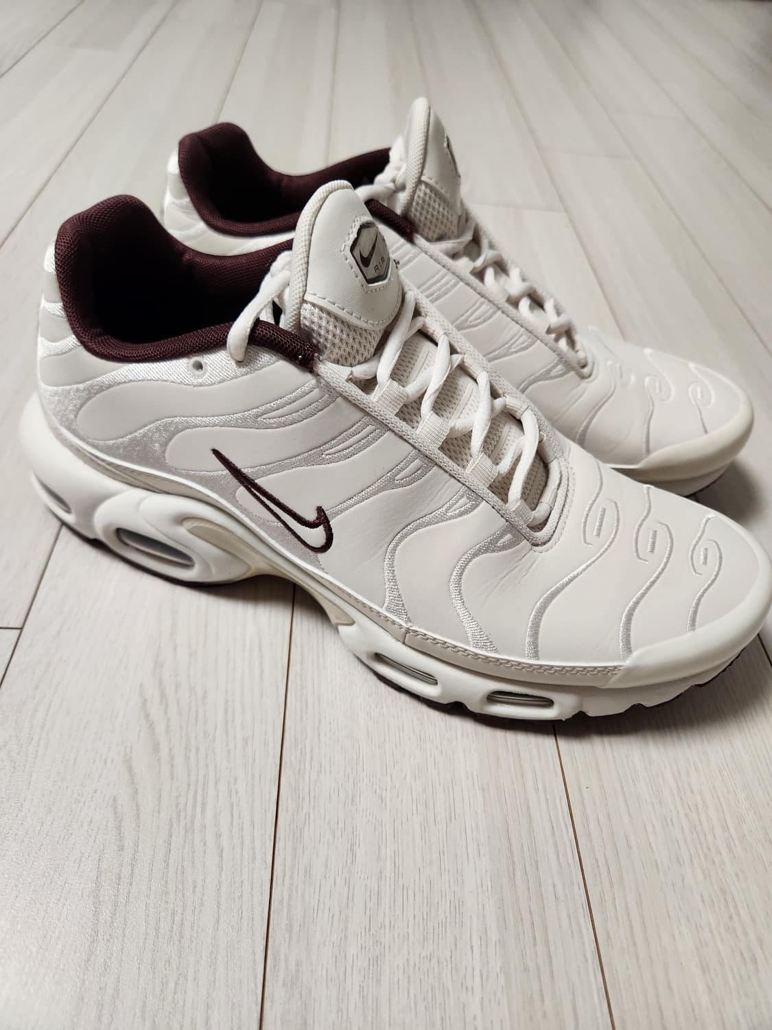 나이키 에어 맥스 플러스 프리미엄 운동화 런닝화 HF3181-001 사이 상품이미지2