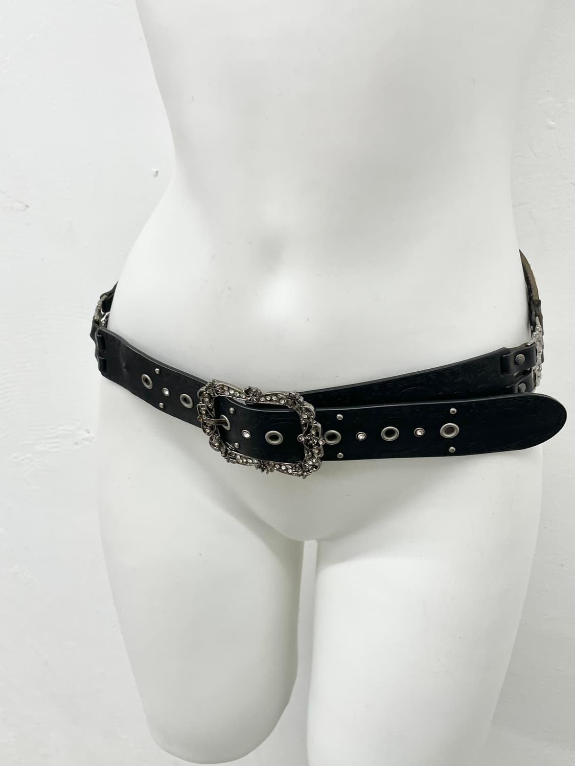 리얼레더 절개 펀칭 디테일 버클 벨트 상품이미지5