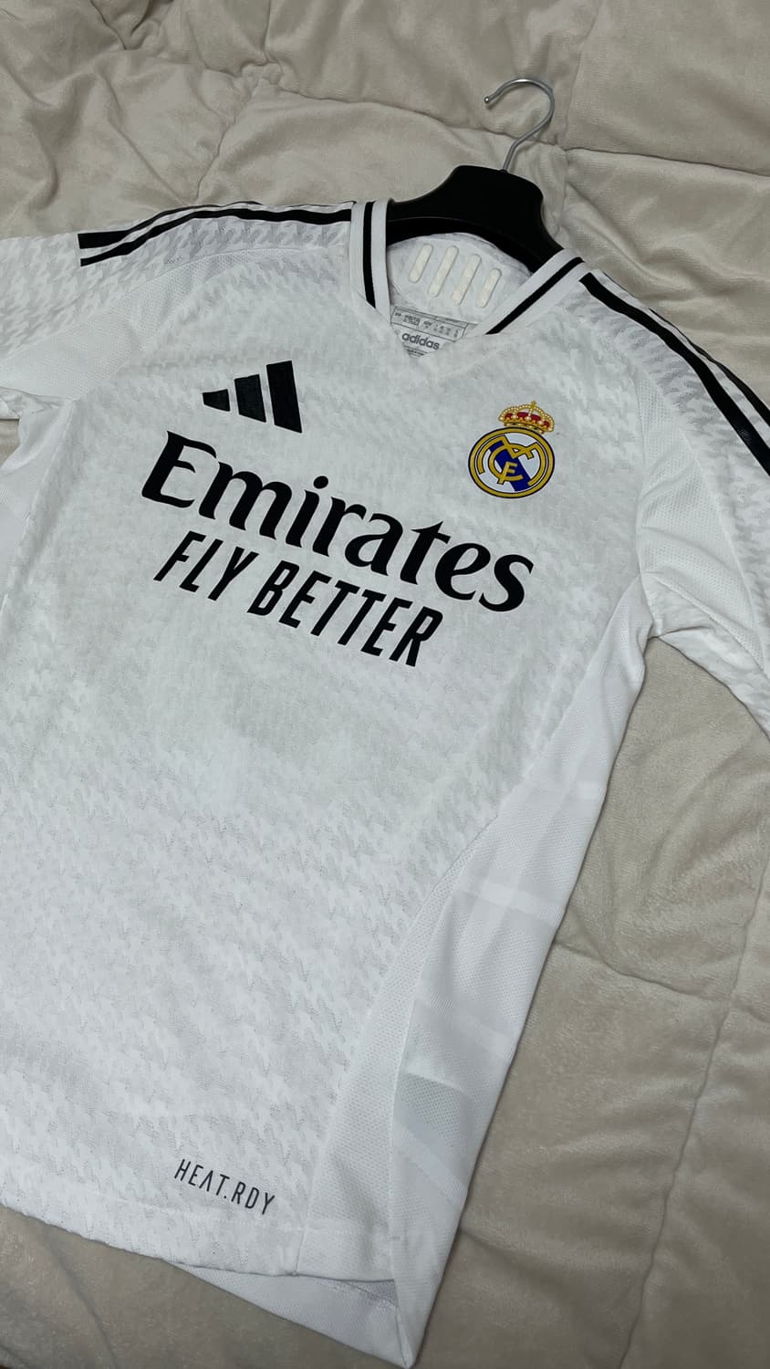 아디다스 레알마드리드 24/25 홈어 센틱 유니폼 상품이미지1