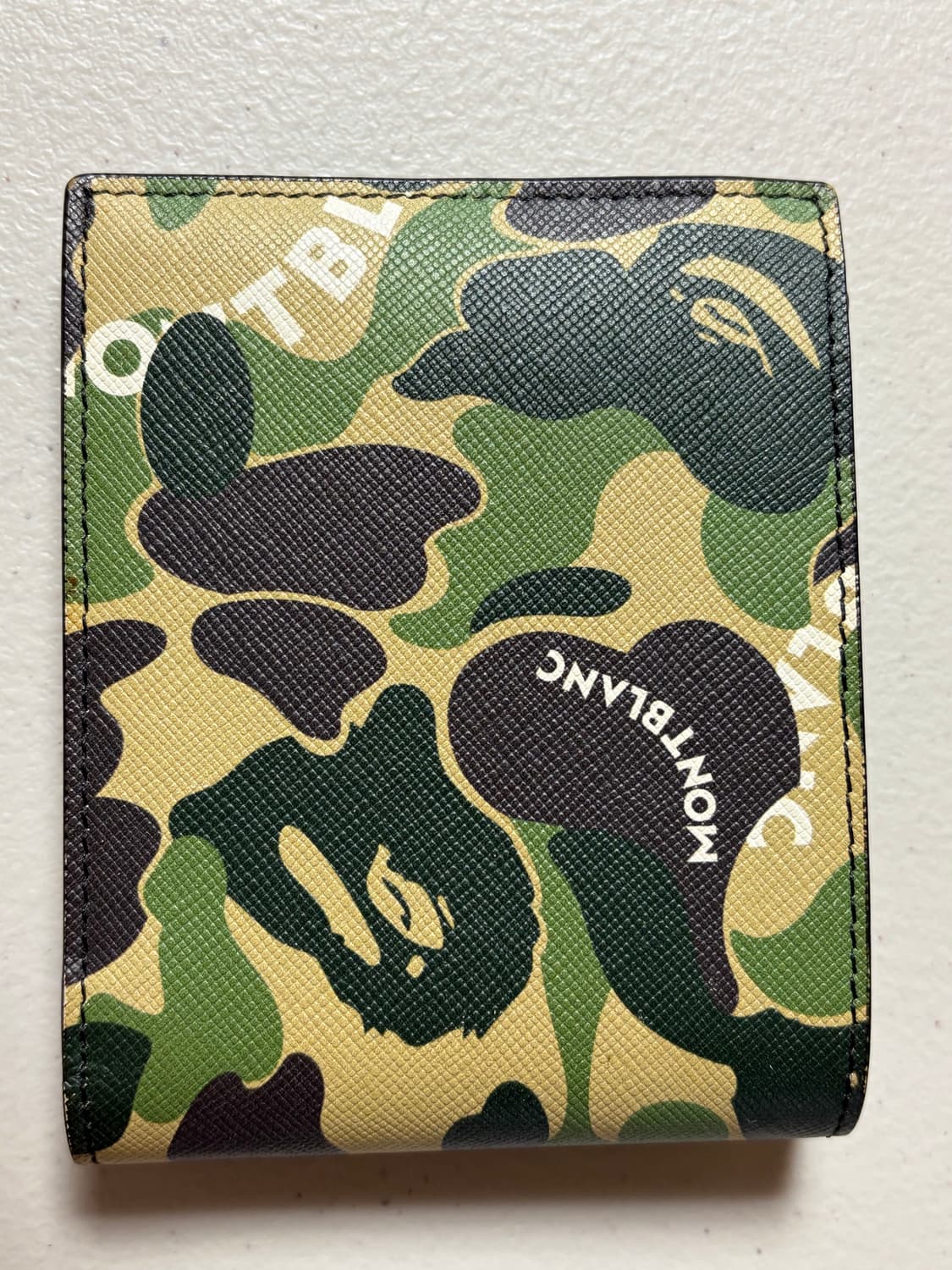 베이프x몽블랑 지갑 상품이미지3