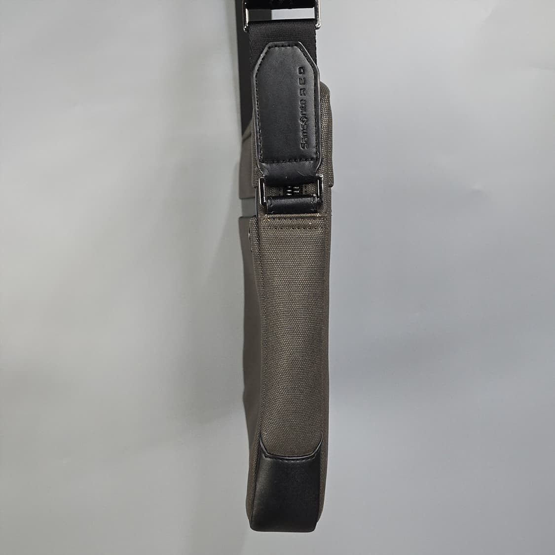 샘소나이트 레드 아다지오 크로스백 브라운 상품이미지3