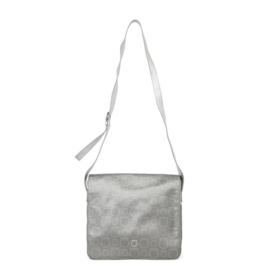 페라가모 간치니 숄더 플랩 크로스백 21-7915 메탈릭 실버 상품이미지5