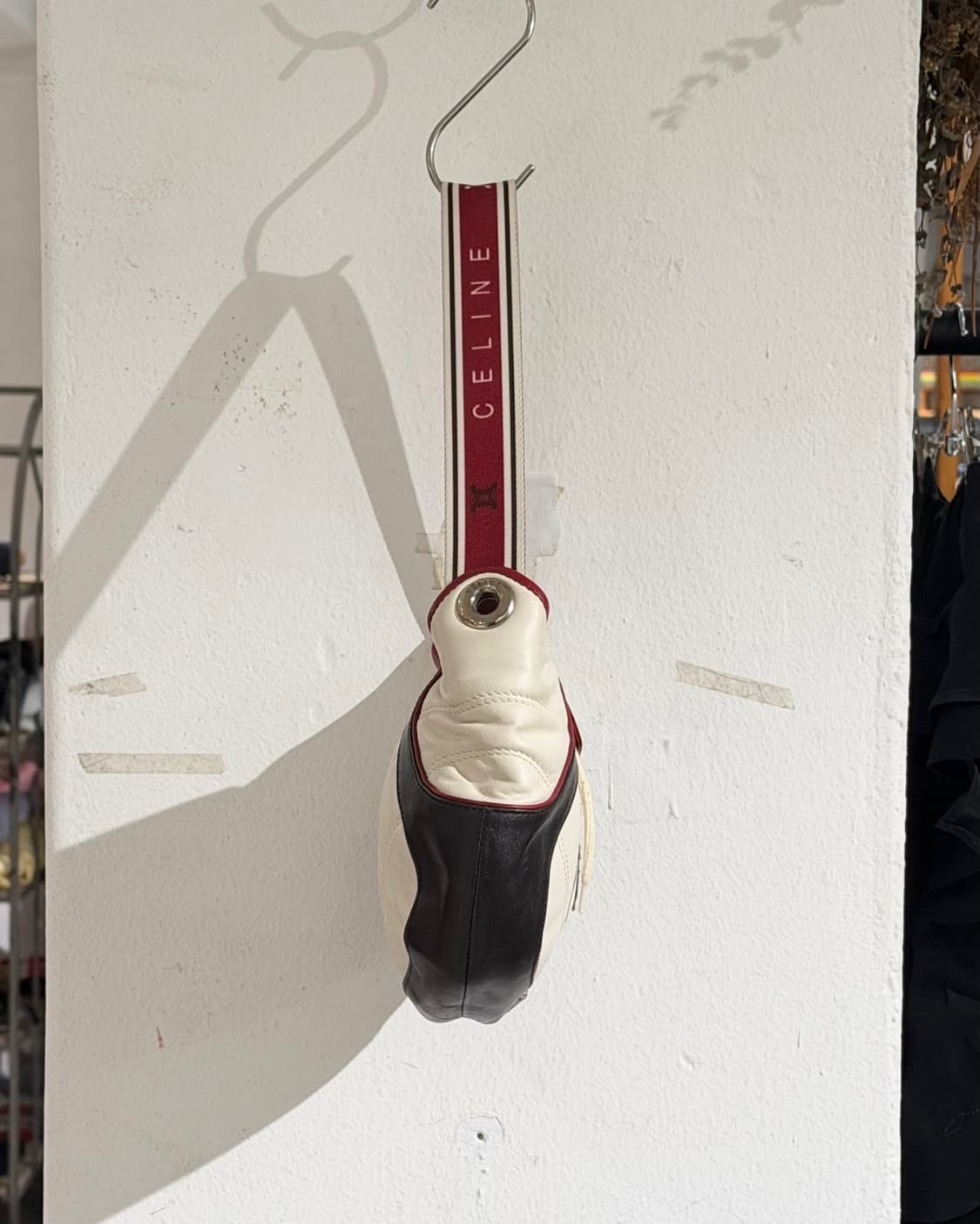 셀린느 화이트 레드 2002 피파 월드컵 레더 숄더백 상품이미지3