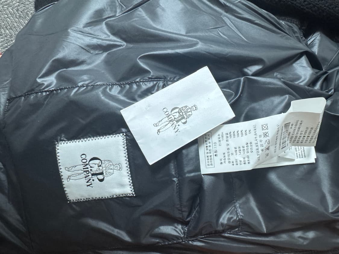 [110] CP 컴퍼니 24 FW DD쉘 니트패딩 상품이미지4