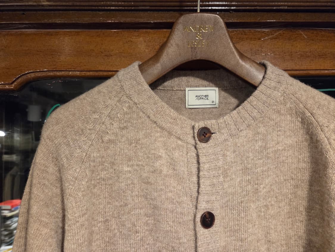 어나더오피스 니트 가디건 상품이미지6