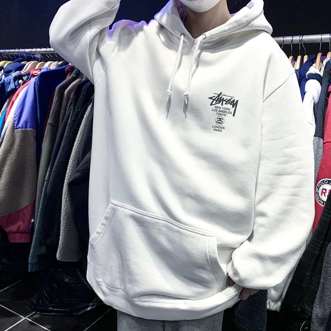 Stussy (스투시) 월드 투어 화이트 스웻 후드티 상품이미지3