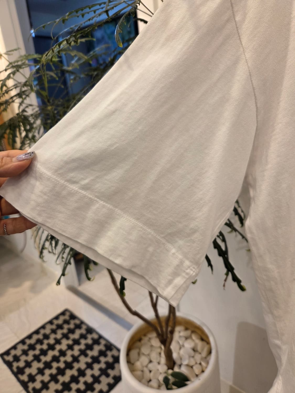 비비안웨스트우드  포켓 오버핏 티셔츠 상품이미지4