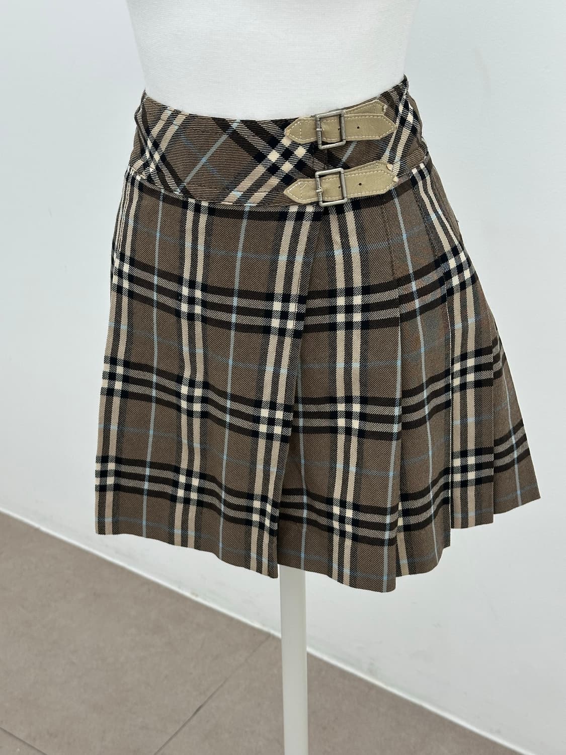 버버리 블루라벨 플리츠 랩스커트 36 상품이미지3