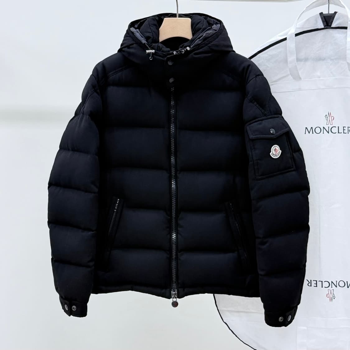 [S급/2] 몽클레어 몽제네브르 패딩 블랙 풀구성 상품이미지1