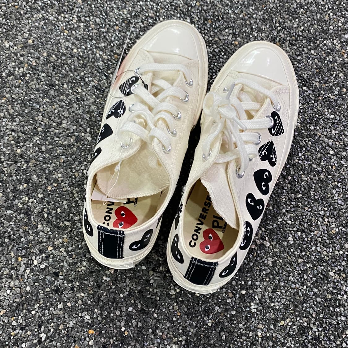 꼼데가르송 플레이 X 컨버스 멀티 하트 척 70 로우 B4276 상품이미지3