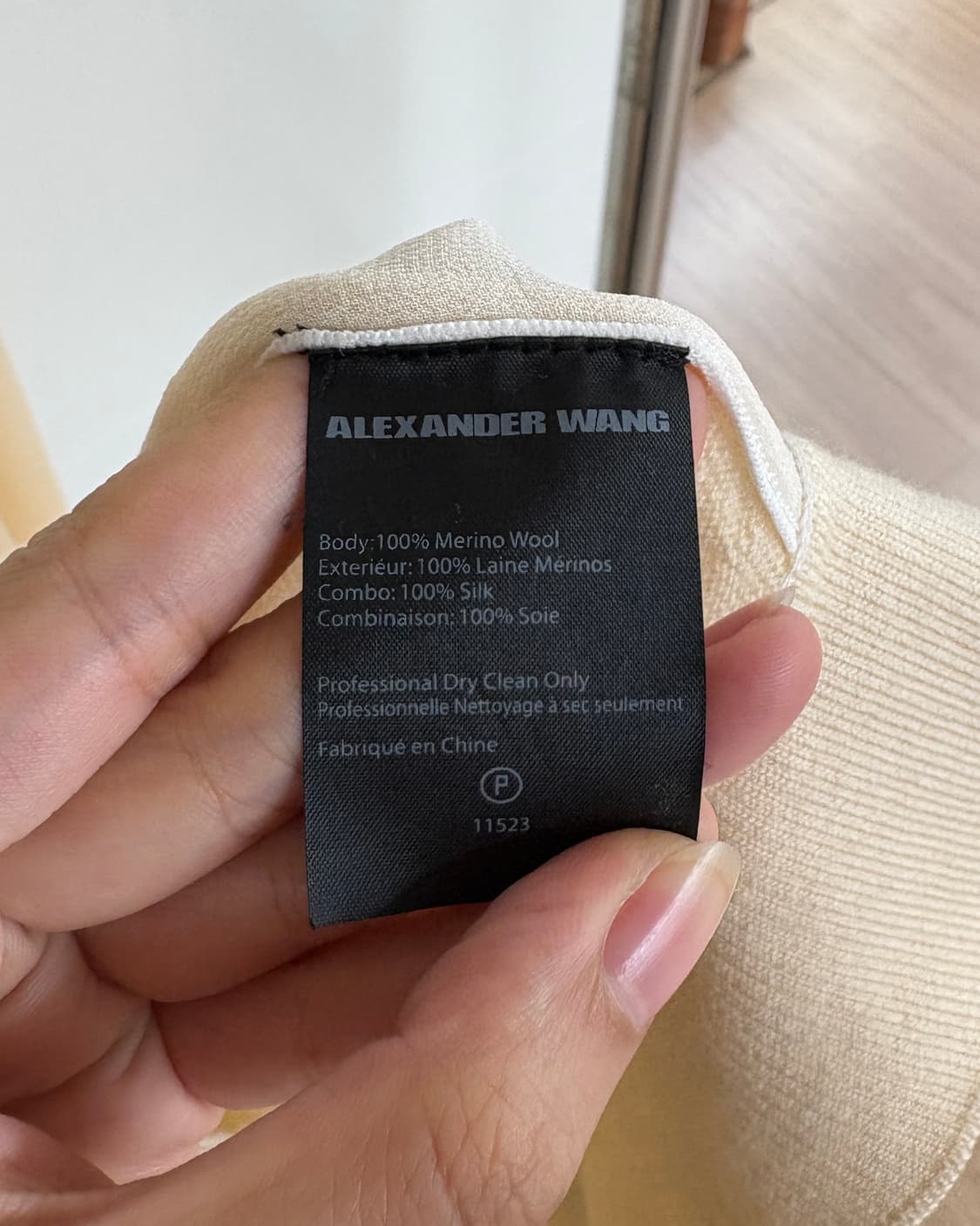알렉산더 왕 베이지 사이드 시어 브이넥 가디건 상품이미지8