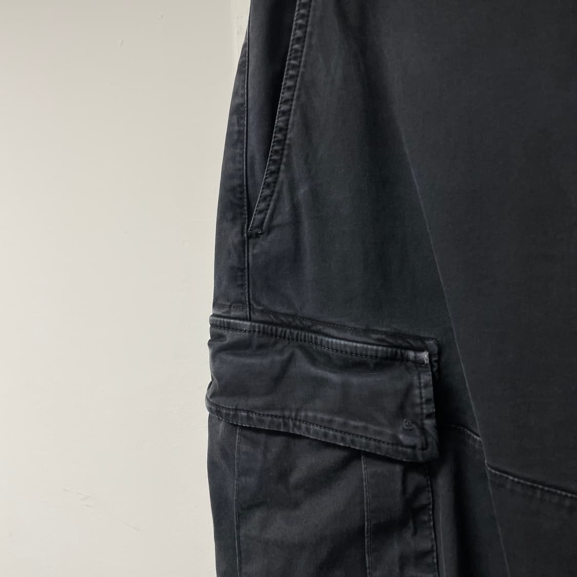 CP 컴퍼니 렌즈 카고 팬츠 블랙 52 상품이미지4