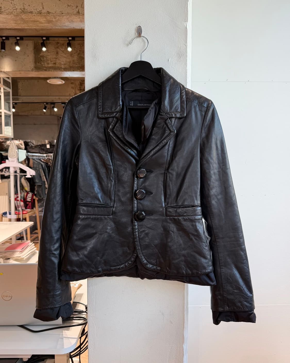 디스퀘어드2 블랙 쉽스킨 덕다운 자켓 상품이미지2