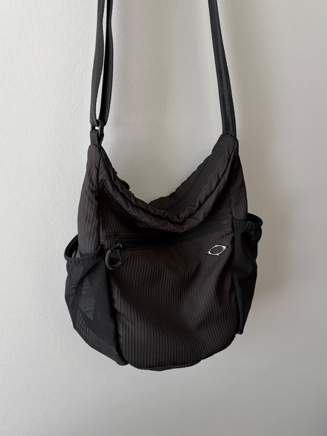 미스치프 메쉬 포켓 크로스백 상품이미지6