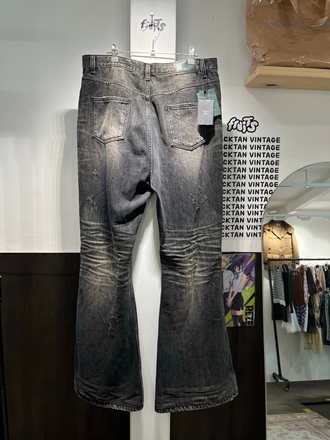 언더마이카 24FW WRINKLED WASHED FLARE JEANS 상품이미지3