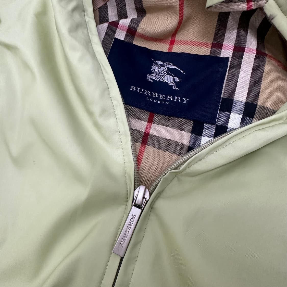 BURBERRY 버버리 여성 후드 바람막이 자켓 XS 상품이미지4