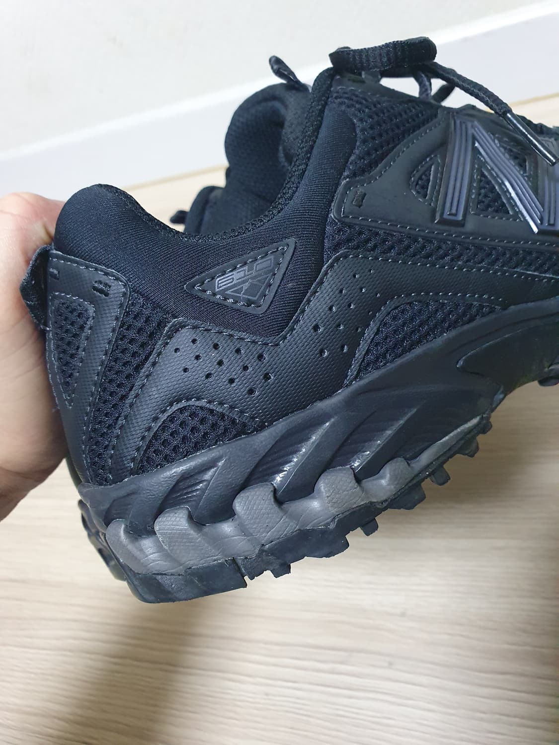 뉴발란스 610 트리플 블랙 운동화 260 상품이미지6