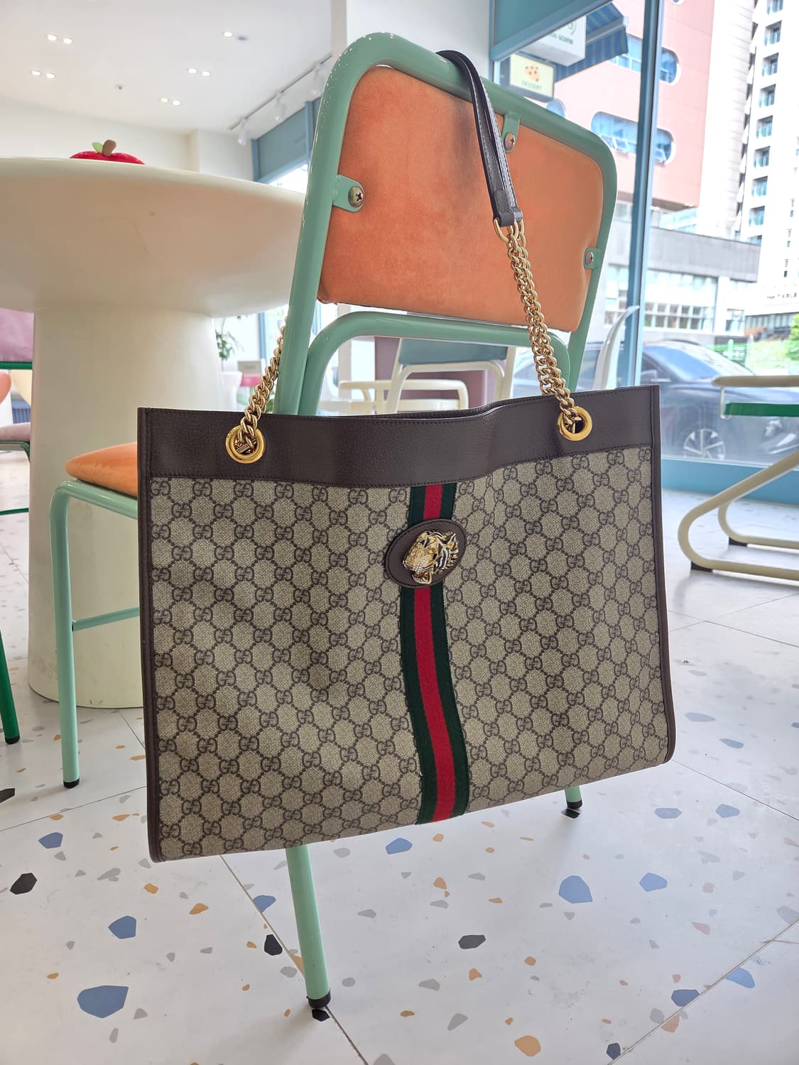 구찌 GG 타이거 헤드 라자 숄더 537219 상품이미지3