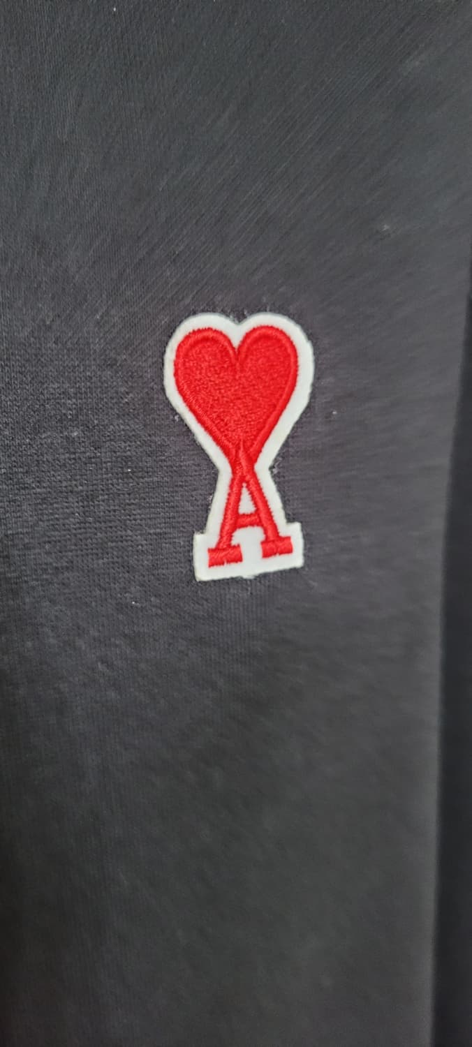 (남성105-110사이즈) 아미 로고 선명한 블랙 맨투맨(기모) 상품이미지4