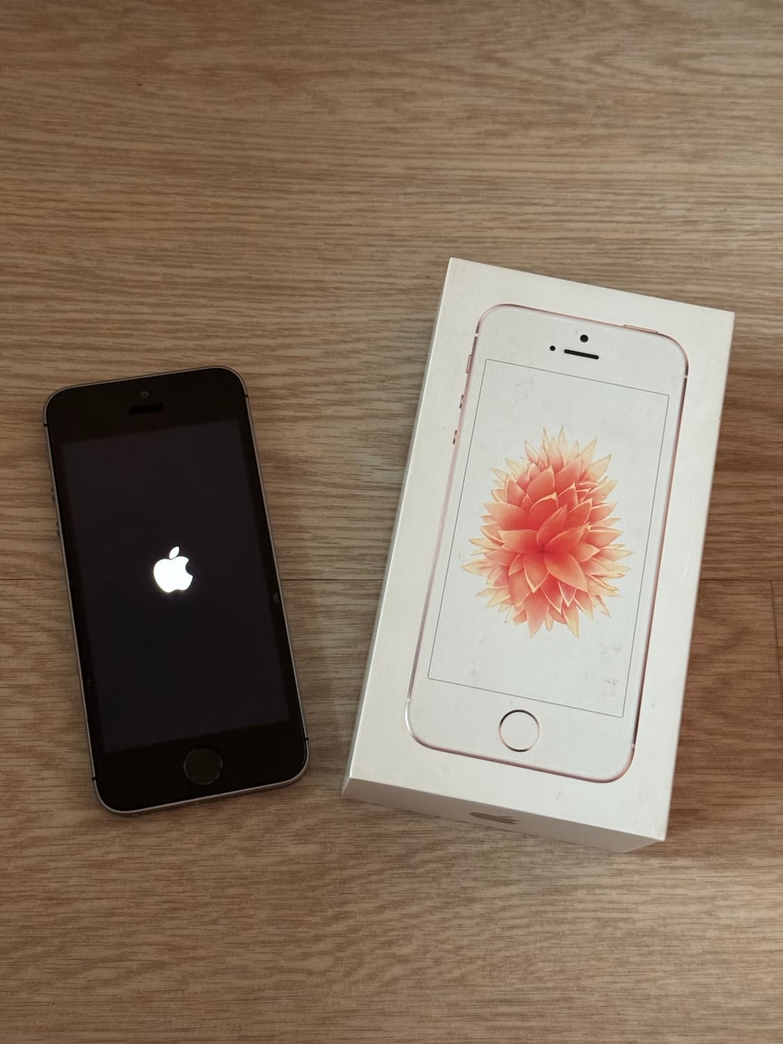 아이폰se 스페이스그레이 64기가 상품이미지6