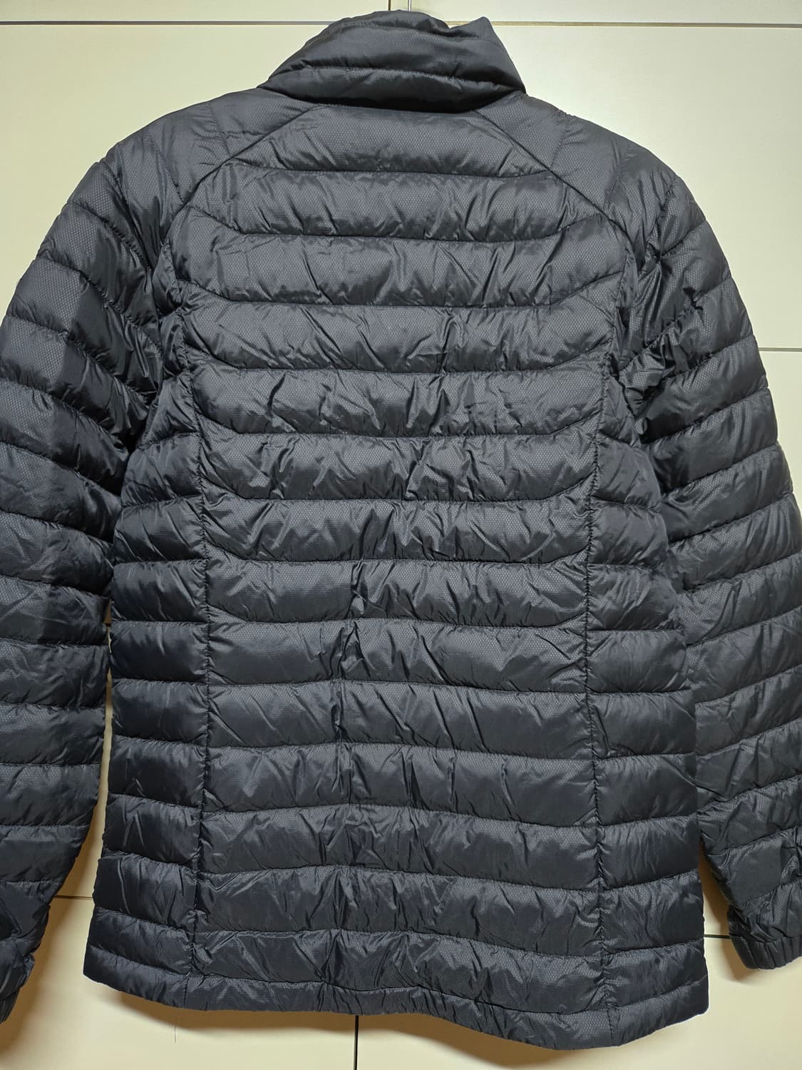 아이더 차콜 덕다운 경량패딩 상품이미지4