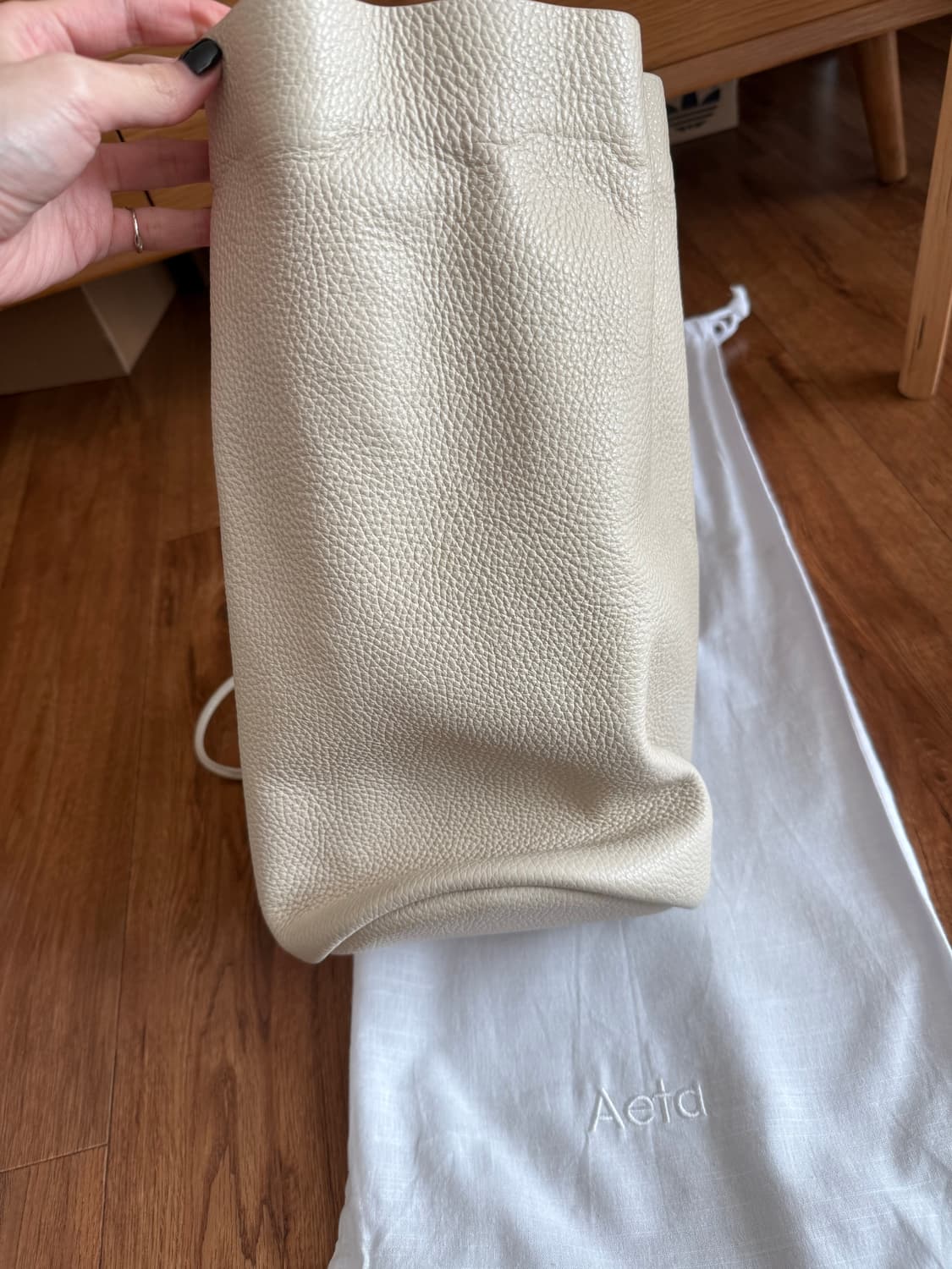 aeta 원통 버킷백 상품이미지3