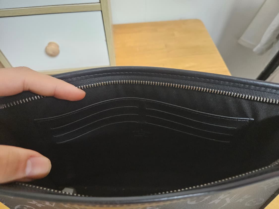 루이비통 클러치백 상품이미지3