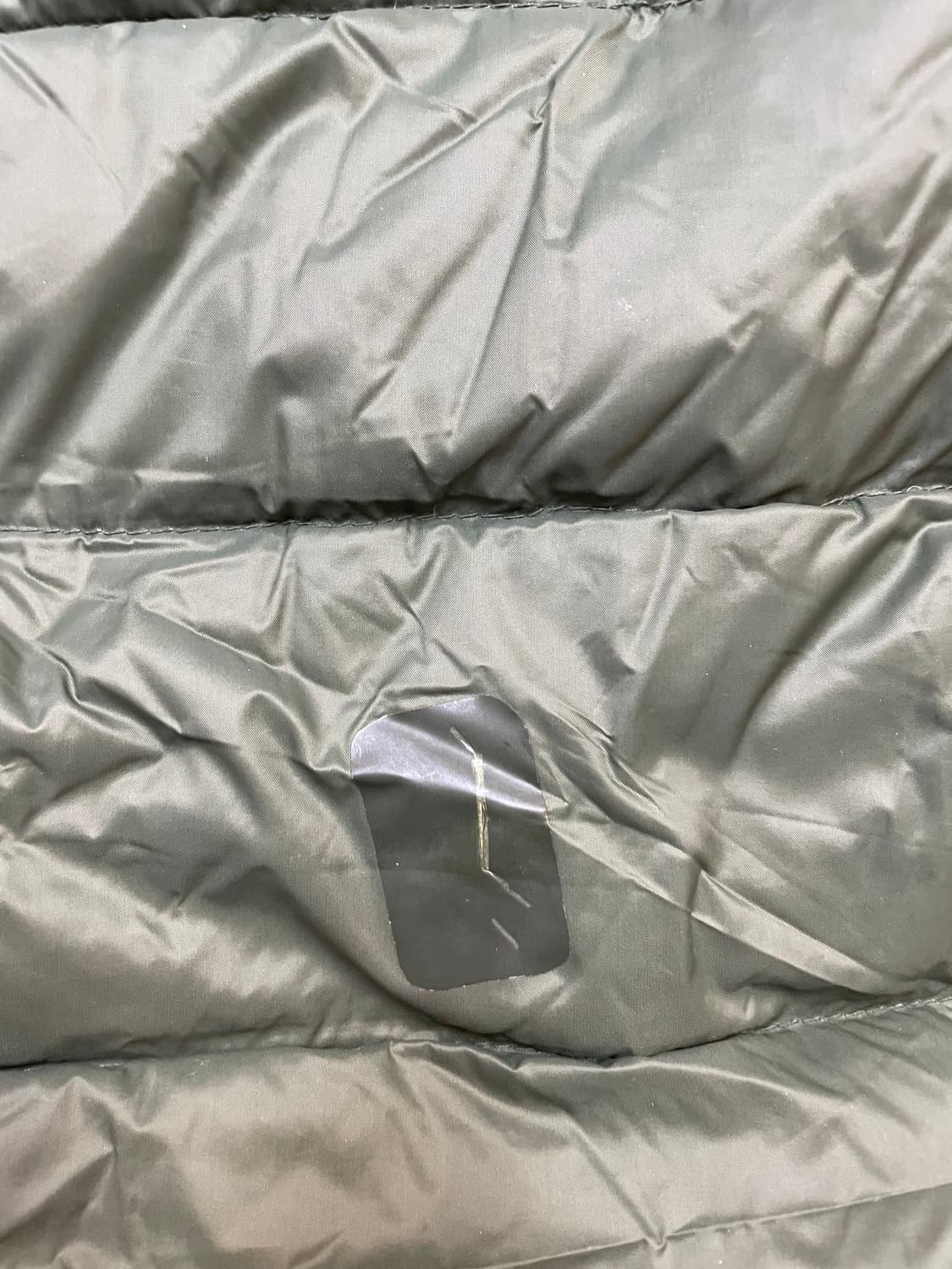 AI Riders on the Storm 키즈 패딩 올리브 색상입니다. 상품이미지3